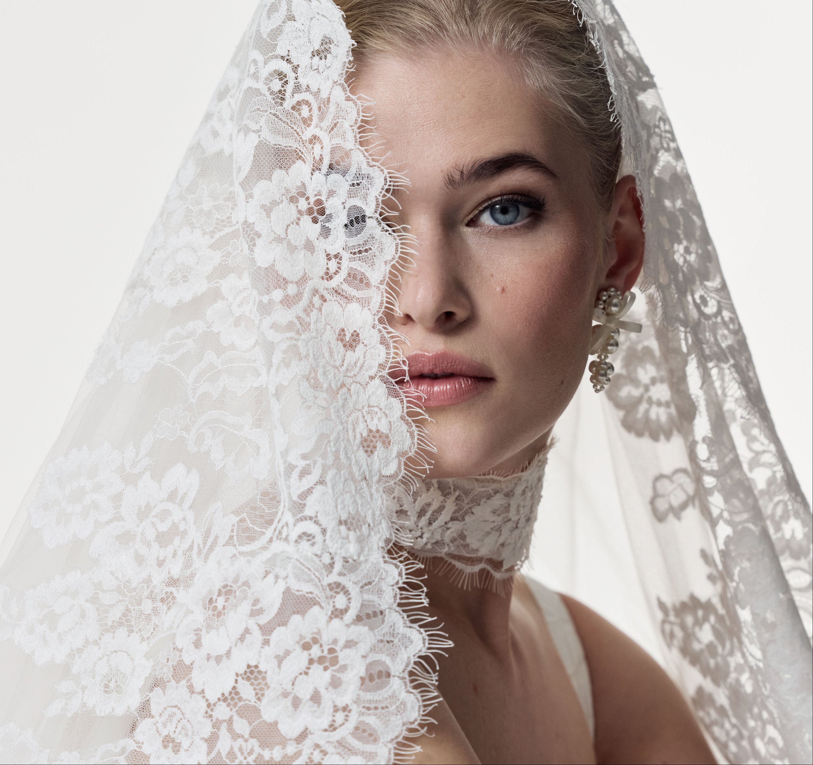 square neckline with basque waist A-Line skirt in silk embossed jacquard with lace veil and lace choker