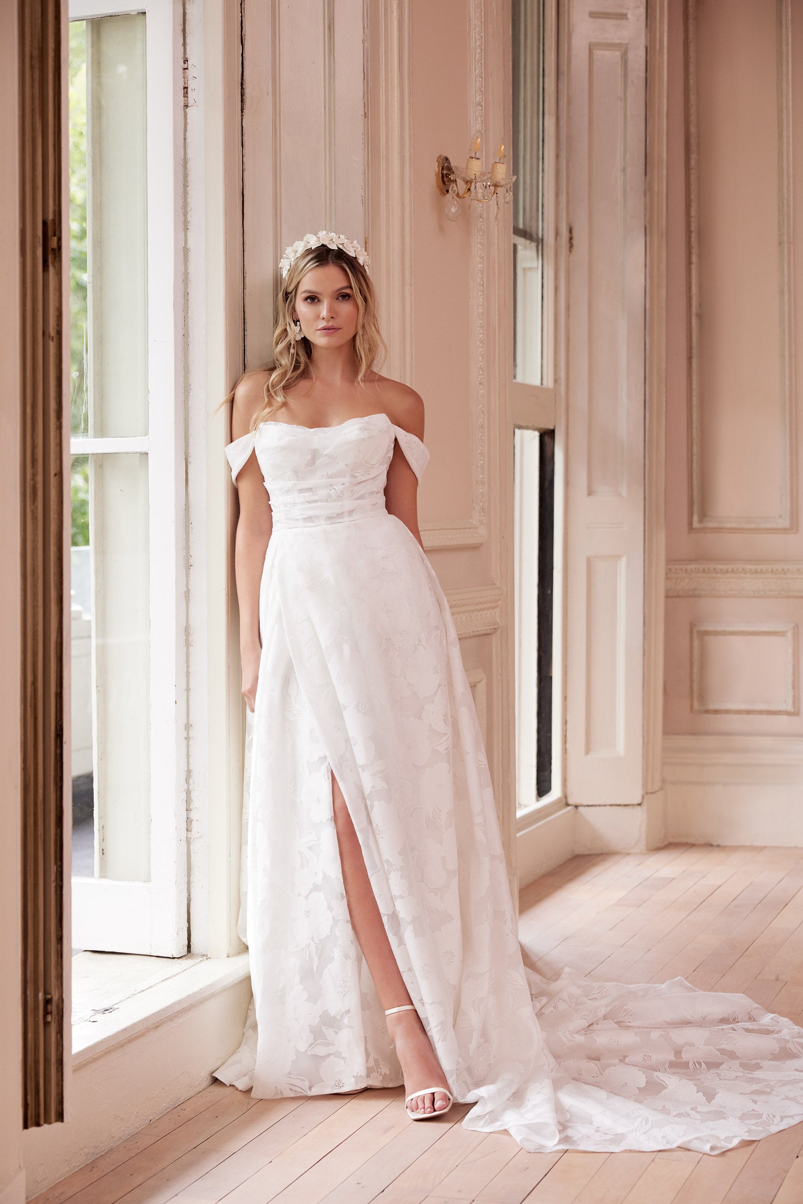 Freya: Ethereal Bridal Grace | Josephine Scott