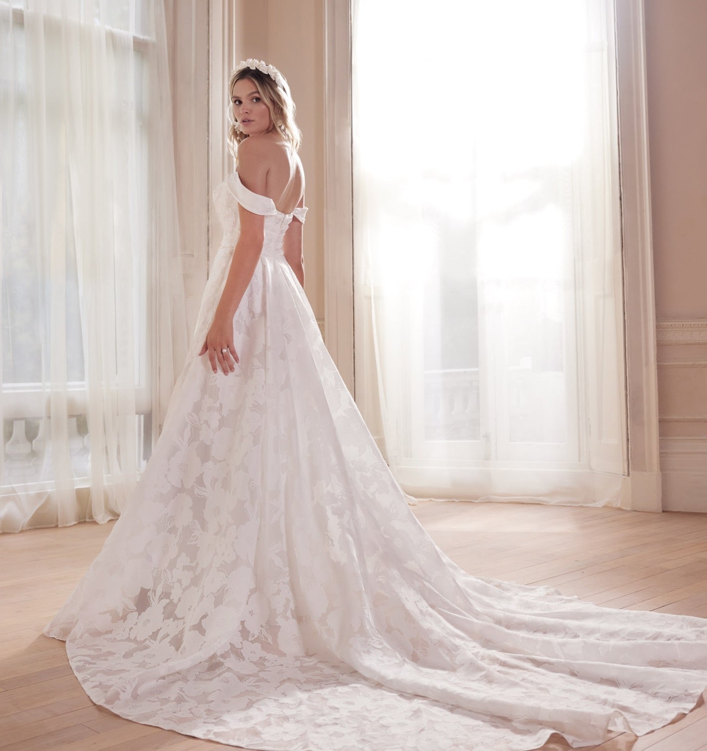 Freya: Ethereal Bridal Grace | Josephine Scott