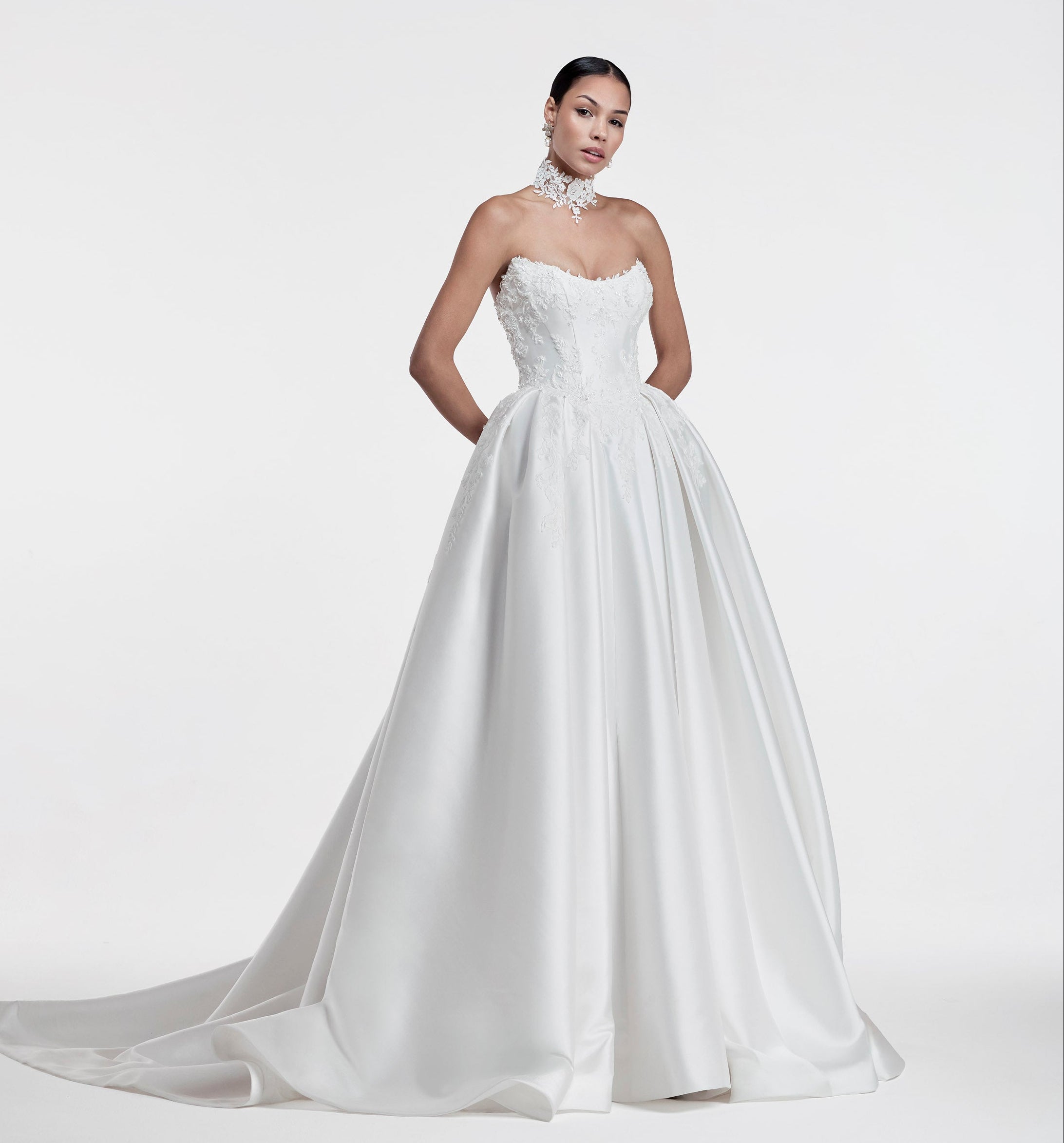 strapless scoop neckline corset basque waist bodice with embellished lace applique with ballgown A-line skirt with choker