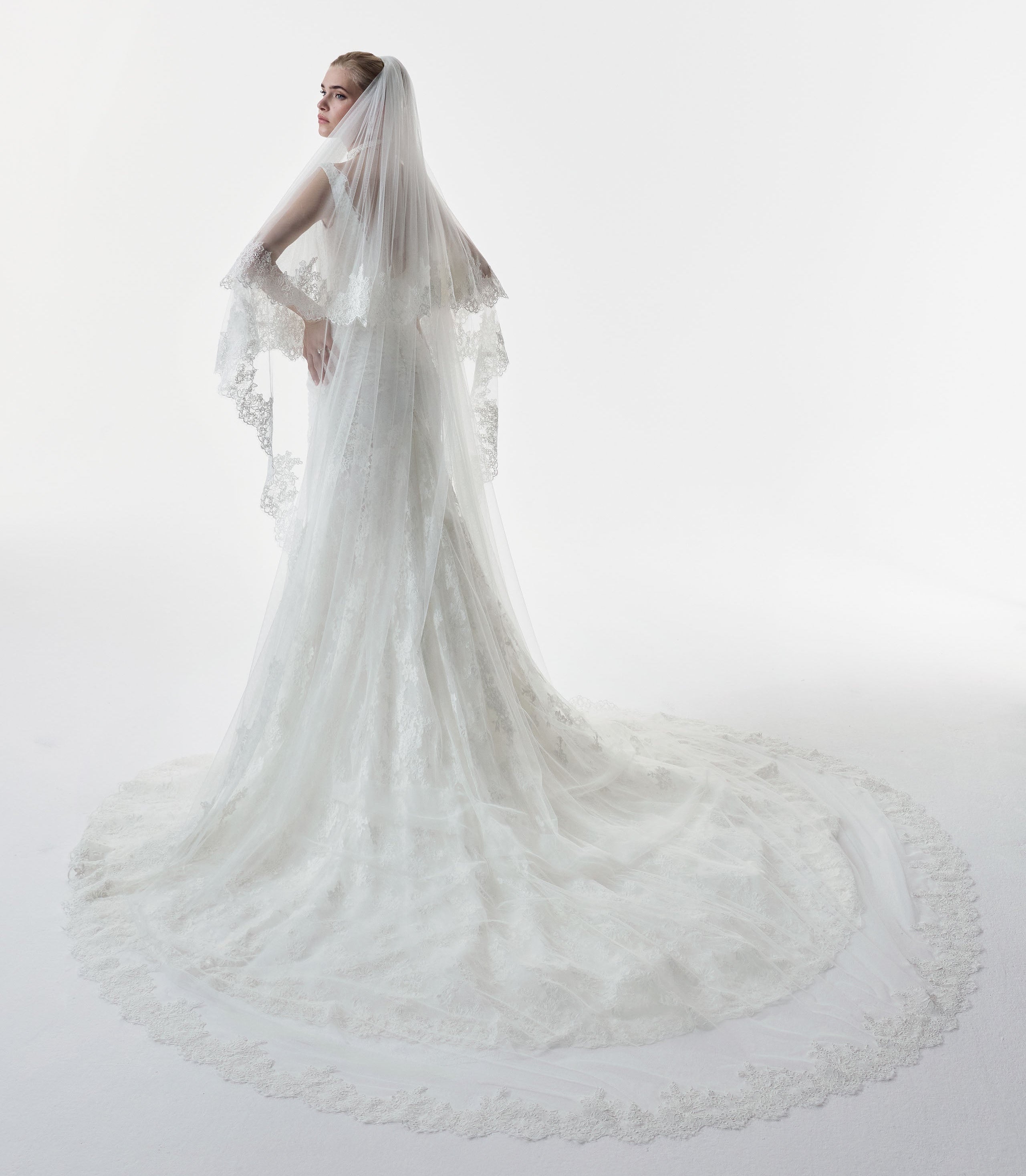 Cora Veil
